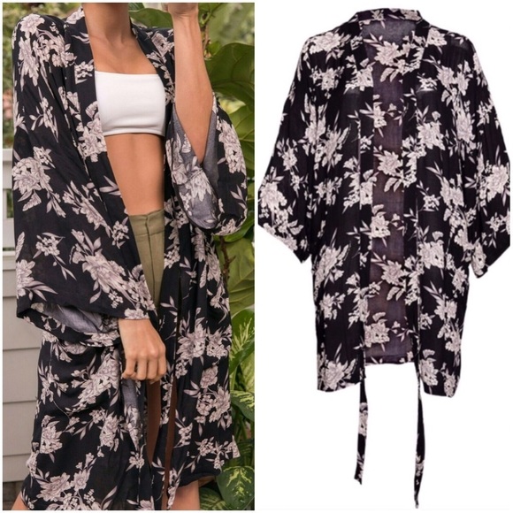 Spiritual Gangster Maya Black Floral Kimono - Picture 3 of 11